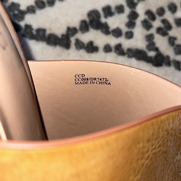 Charles by Charles David tan Leather Block Wedges sz 8.5M - Picture 9 of 9